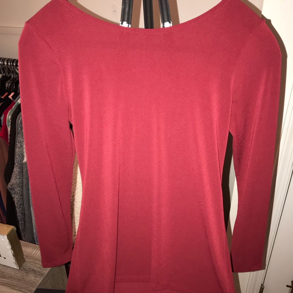 red quarter sleeve top